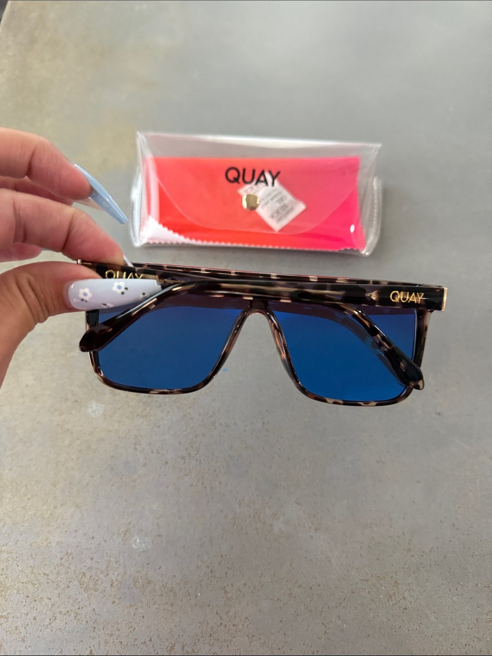 Quay Australia Purple Gradient Shield Sunglasses with Pink Case - Picture 4 of 7